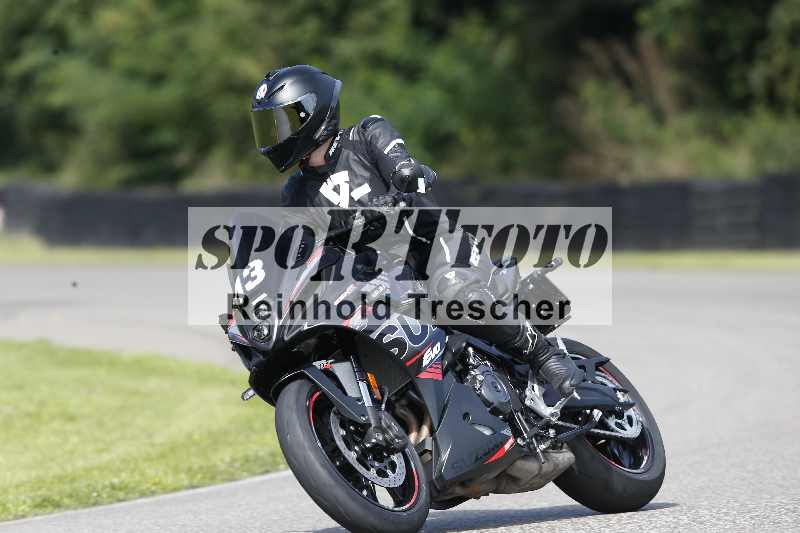 Archiv-2025/42 07.08.2025 Peter Studer Girls Day ADR/Gruppe pink/13